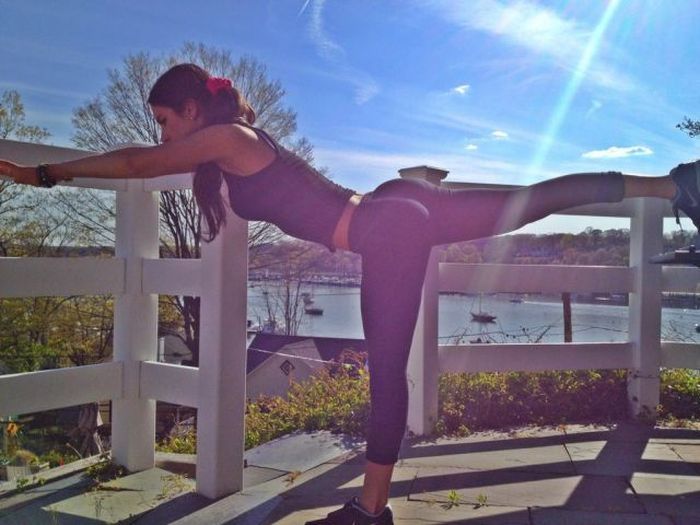 girl_in_tight_gymwear_26