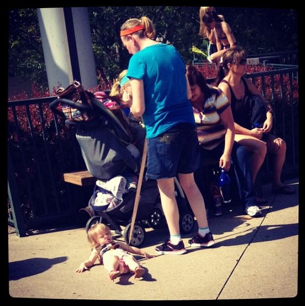 leashing_kids_16