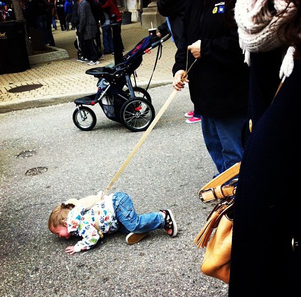 leashing_kids_20