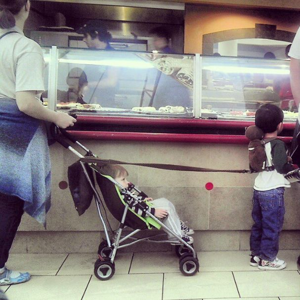 leashing_kids_21