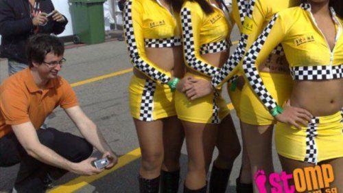 man_taking_upskirt_photo_19