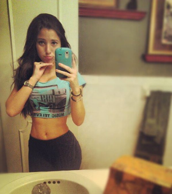girls_posing_for_selfie__21