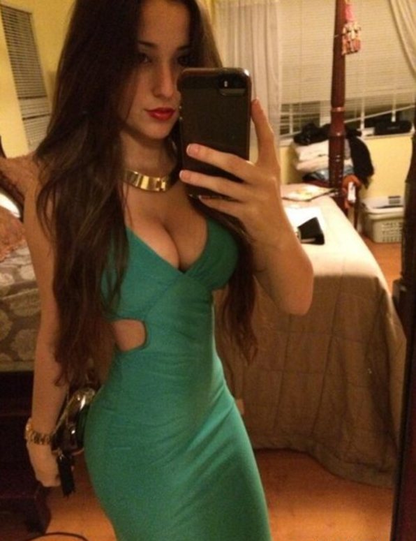 girls_posing_for_selfie__32