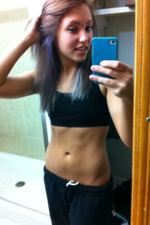 girls_posing_for_selfie__38