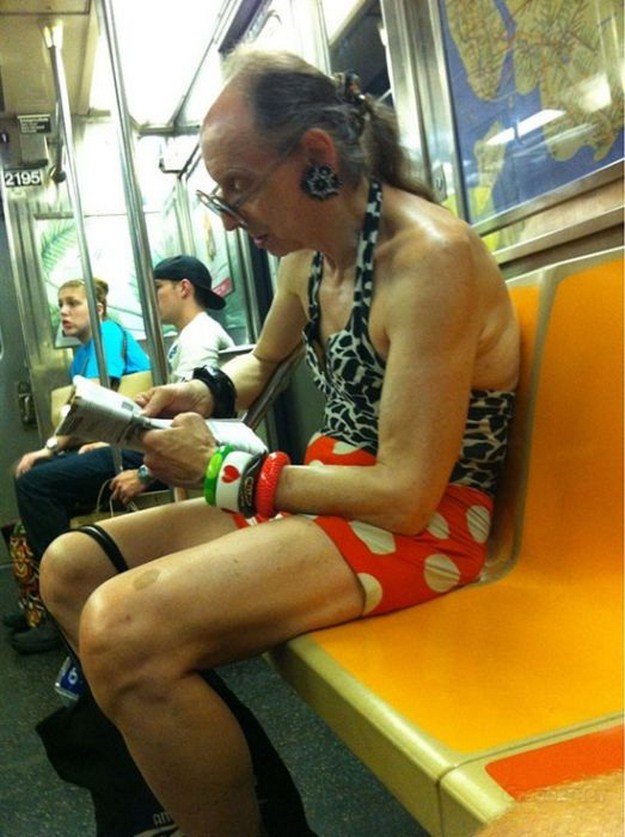 weird_people_in_Train02