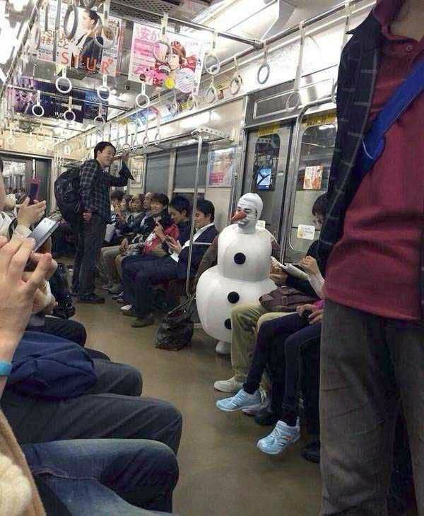 weird_people_in_Train16