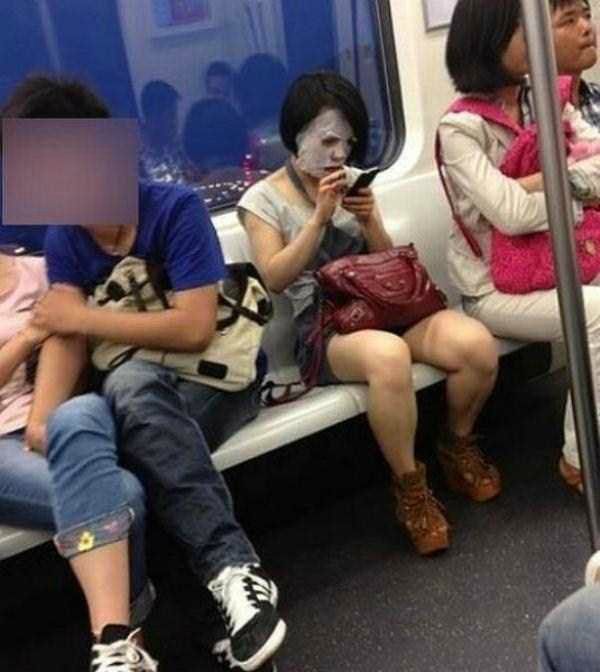 weird_people_in_Train33